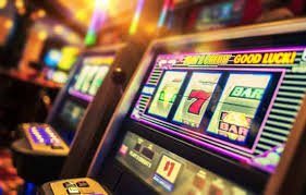 Live Dragon Tiger dealer table on suaka999 login showing card layout and betting positions